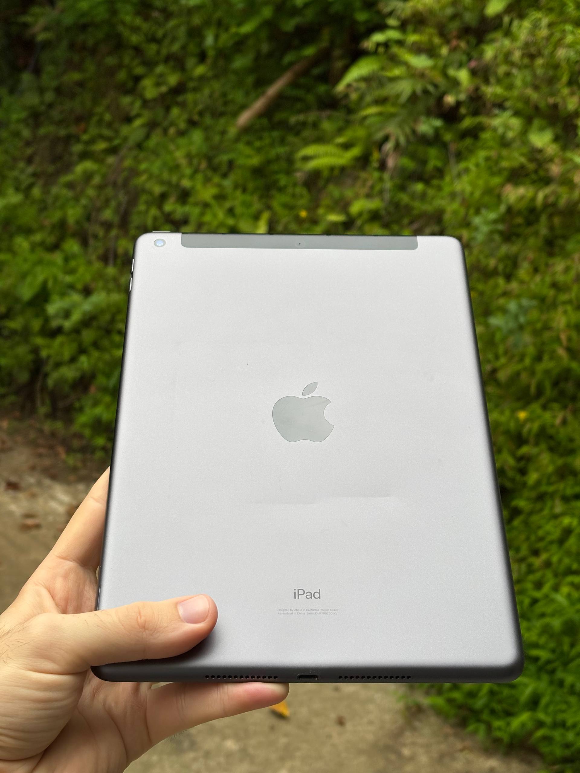 Всем привет! Продаю iPad 8го поколения, Cellular + Wi-Fi версия. Очень хорошее состояние, 