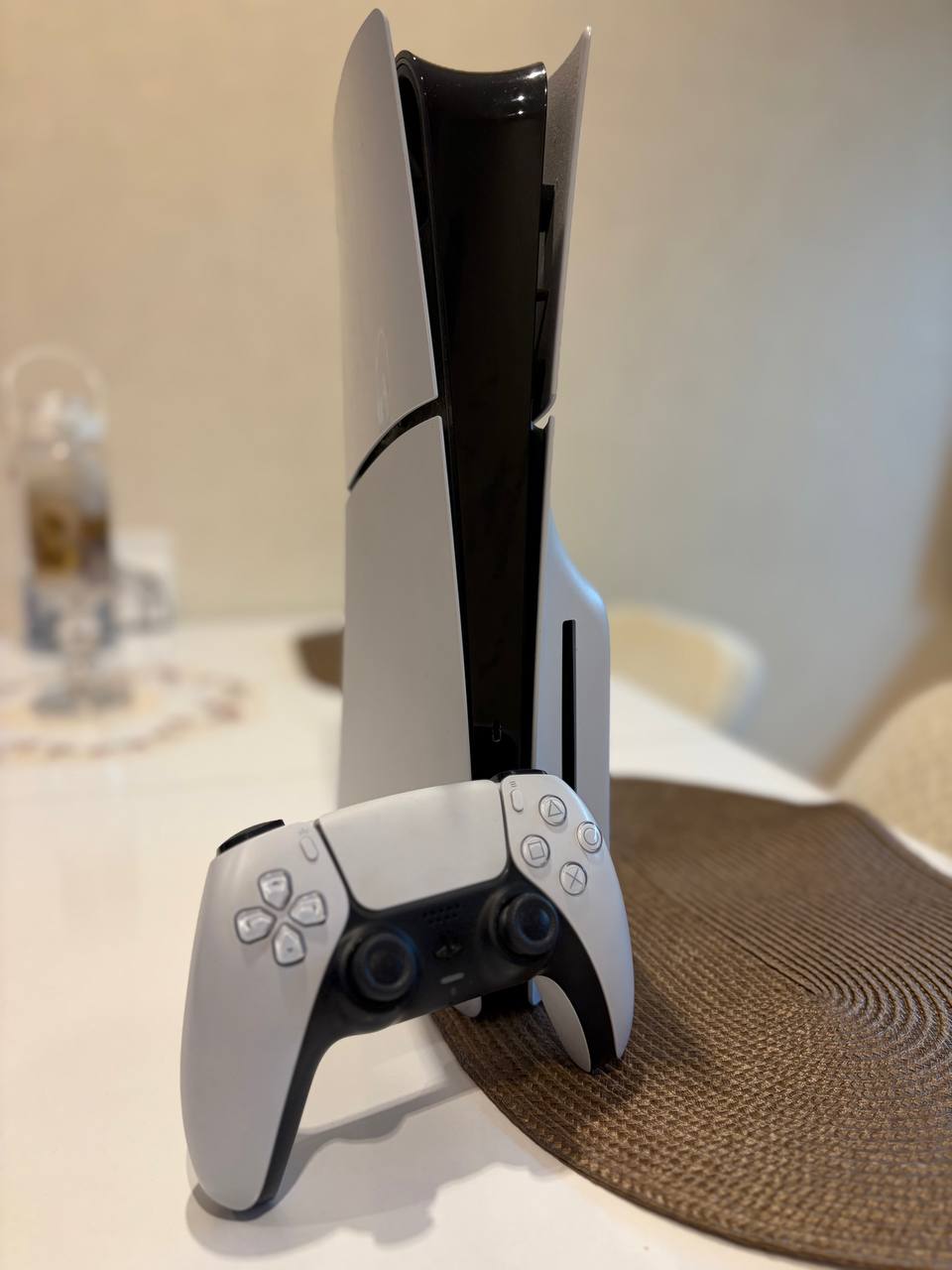 PS5 PlayStation 5 Slim — версия с дисководом. Отличное состояние, полностью исправна и раб
