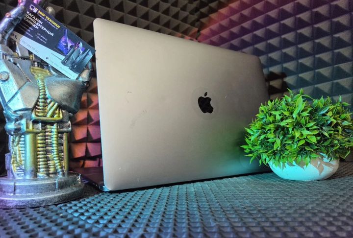 MACBOOK PRO 15" RETINA — TOUCH BAR — CORE i7 — 16 GB — SSD 500 GB! Продается мощный, быстр