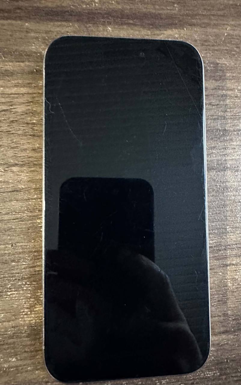 srazu IPhone 15 Pro 128GB 87% Battery Health, Skarobkom, Est carapki na ekran, cena 1350. 