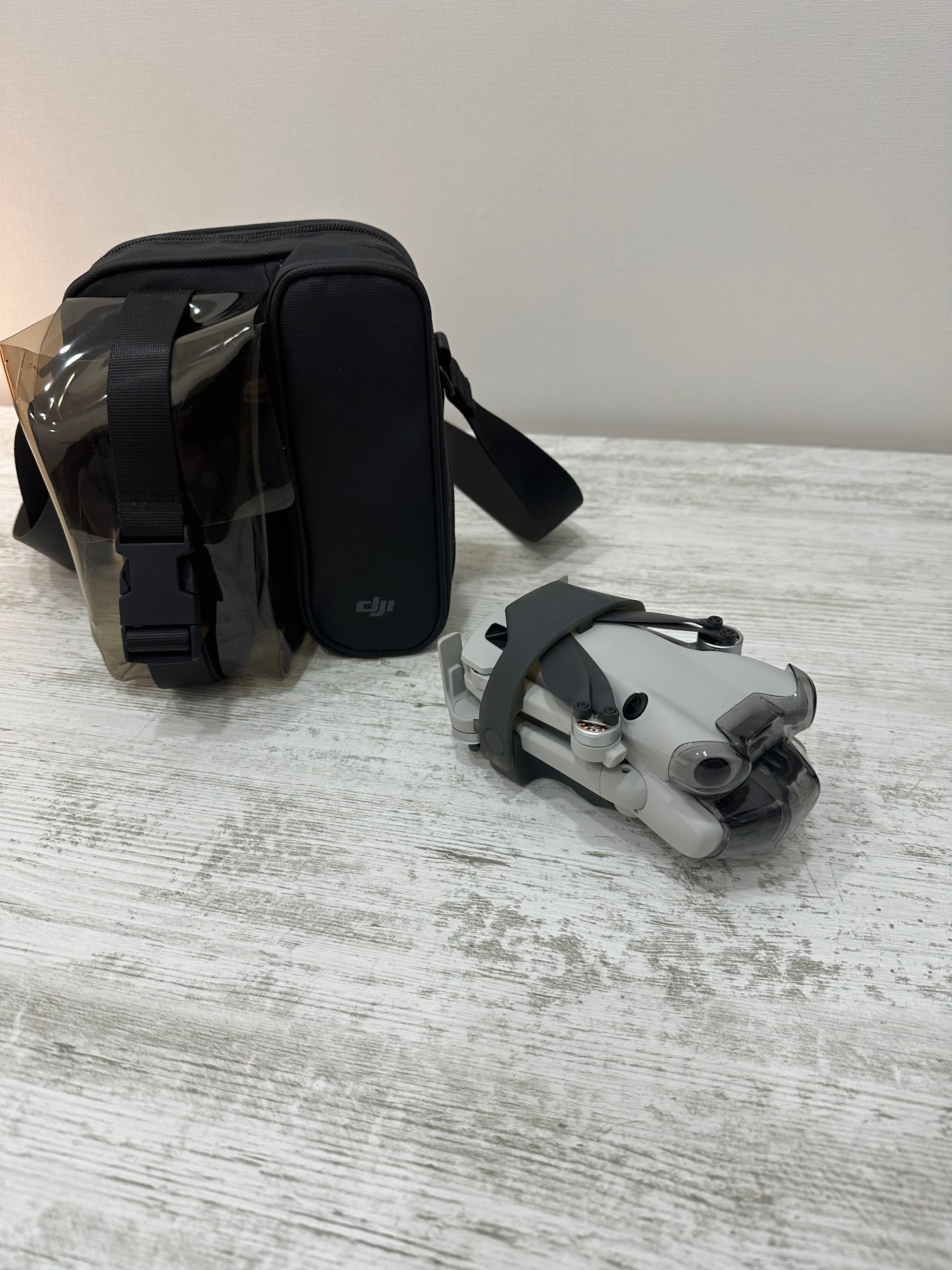 DJI Mini 4 Pro В отличном состоянии, очень мало летал и никогда не падал. Комплект: дрон D