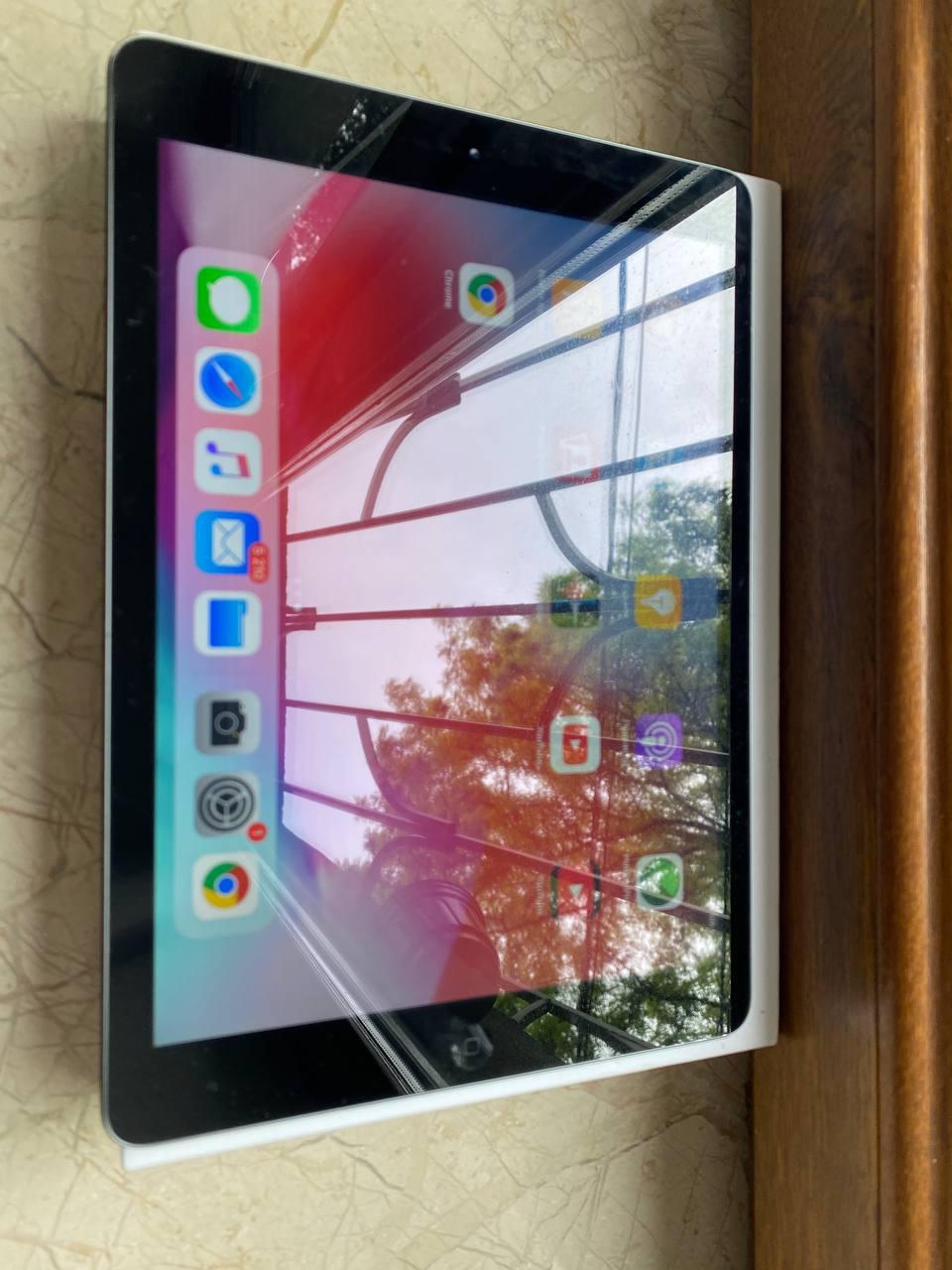 120 лари 100 лари Продам ipad air (2013) в идеальном состоянии, коробка, чехол (не оригина