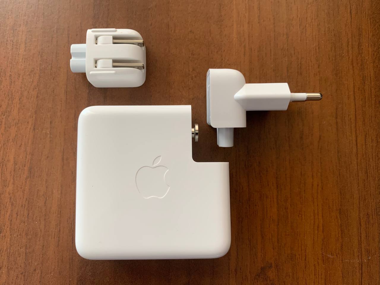 🔌 Адаптер переходник на европейскую розетку для любого блока питания Apple. Продаю только 