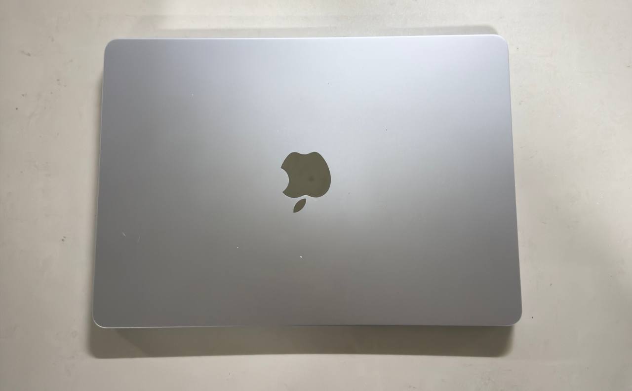 MacBook Pro (чип M5, 16 ГБ ОЗУ, 512 ГБ SSD, 14 дюймов, модель 2026 года); состояние аккуму
