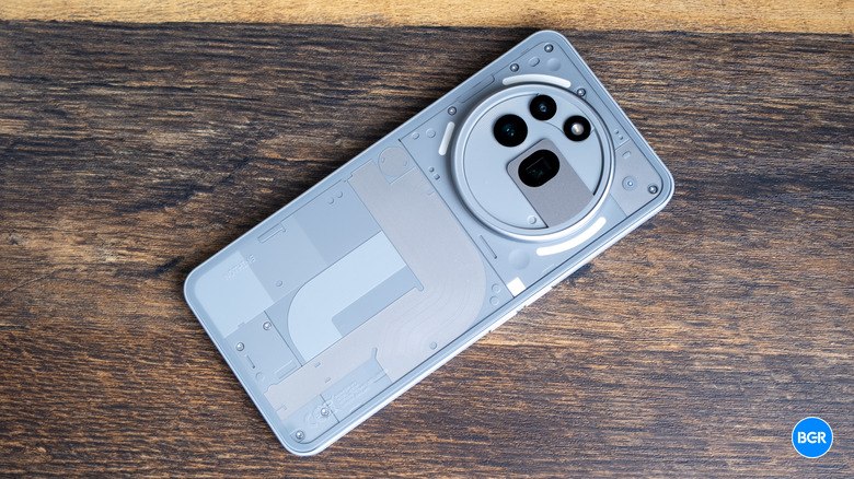 Продам Nothing Phone 3a pro в состоянии нового. Приобретен около 2х месяцев назад в zoomer