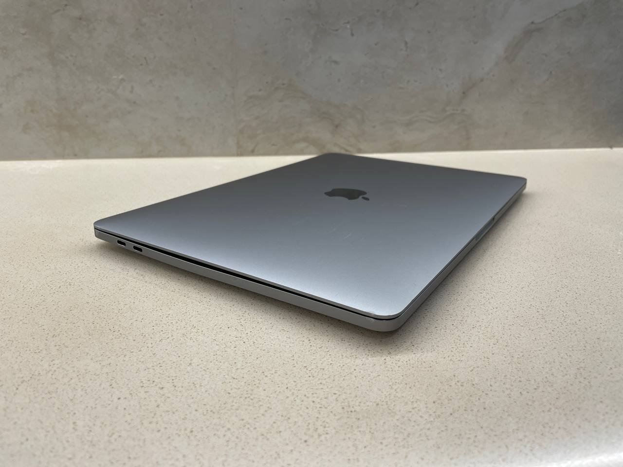 💻 MacBook Pro M1 с памятью 8/256 ГБ, Touch ID, Touch Bar. Удобный мак для работы, учёбы и 