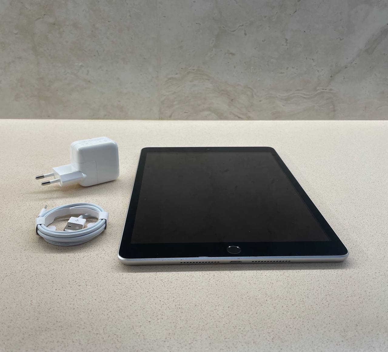 📱 Продам Apple iPad 9, 64 GB, цвет Silver. Только Wi-Fi, без SIM-карты, аккумулятор 97%. 1