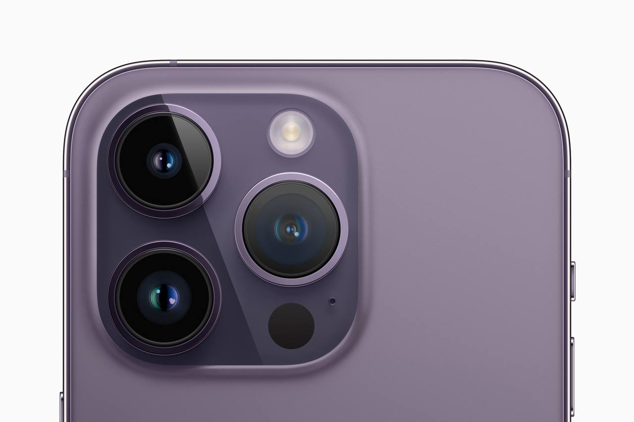 Продам iPhone 14 Pro Max 128 gb Аккумулятор 91% Разбито заднее стекло. На работу это никак