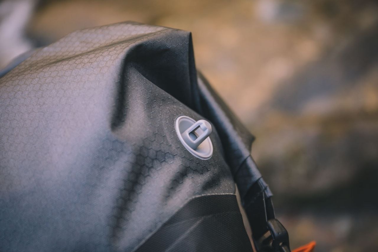 Велосипедная сумка подседельная bikepacking Ortlieb Объём 8-16л, вес самой сумки ~450г В о