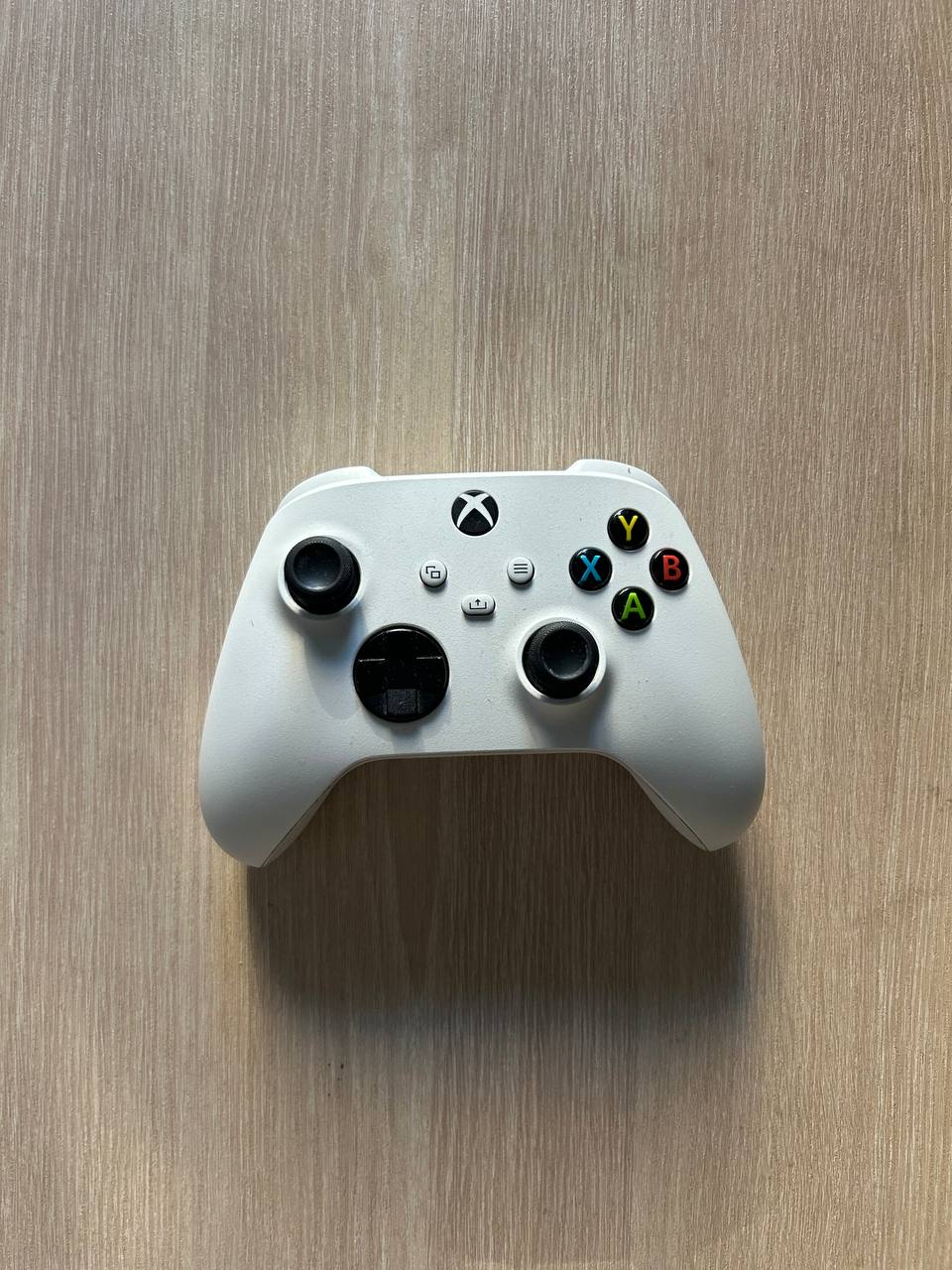 1. Продам умную колонку JBL Link Portable с Алисой Цена 250 лари 2. Продам геймпад Xbox se