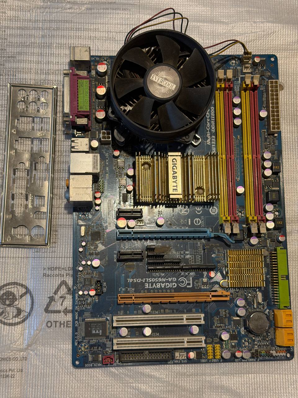 DDR2 детали, работают Материнская плата, кулер, процессор 2ядерный е5200, 2гб озу, видеока