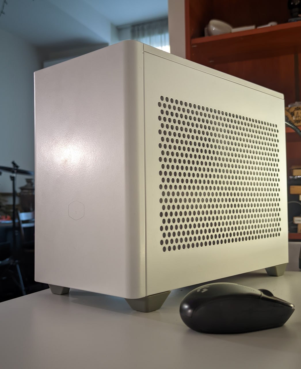 Корпус Cooler Master NR200P для сборки компактного компьютера. В хорошем состоянии. В комп