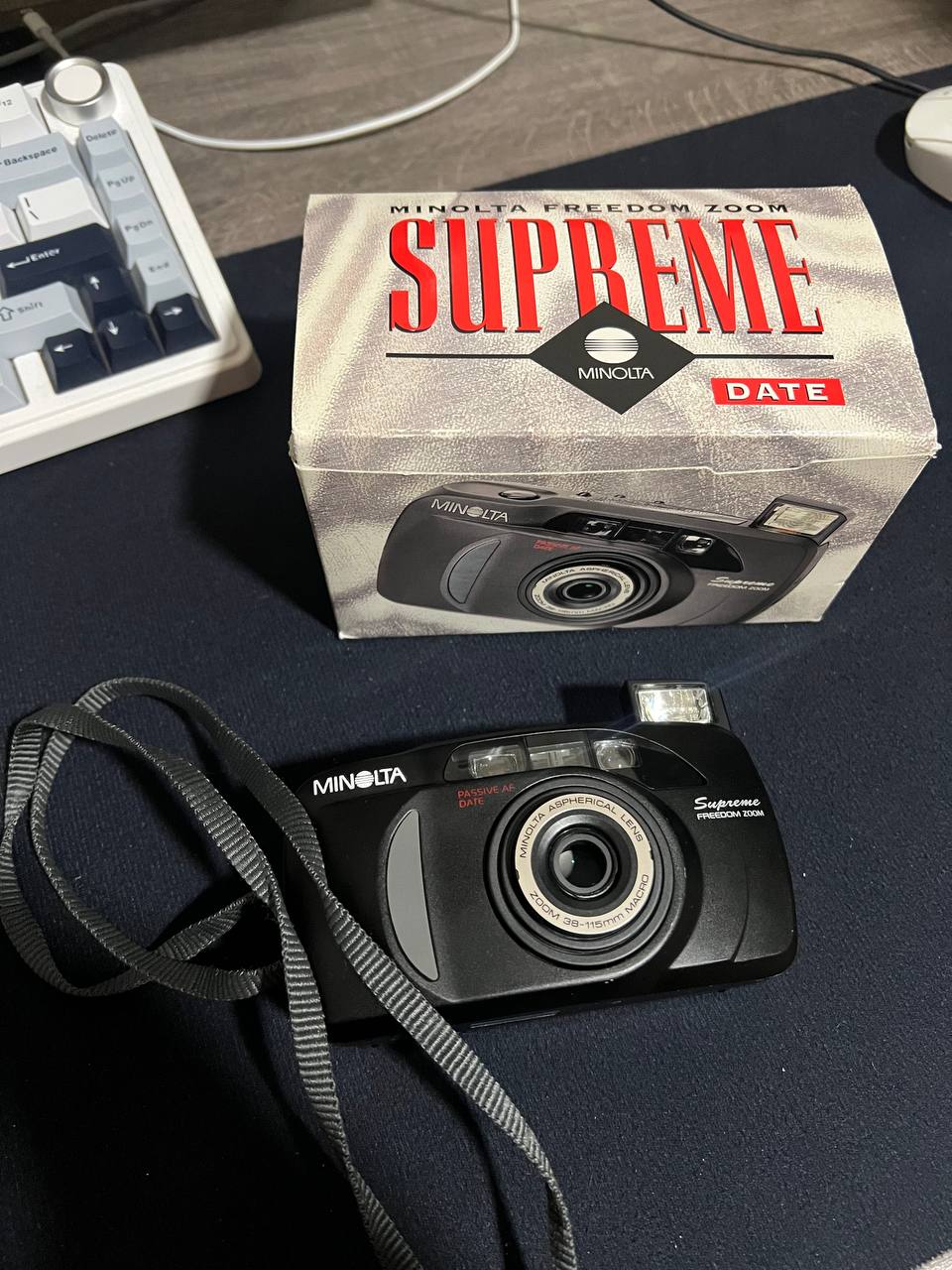 продам пленочный фотоаппарат Minolta supreme freedom zoom рабочий,косметически в отличном