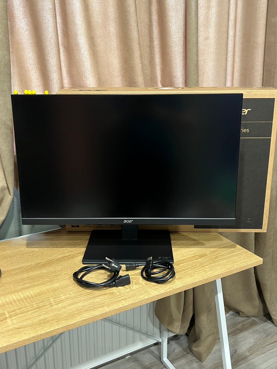 Монитор Acer 27″ в отличном состоянии. Разрешение Full HD 1920×1080. Отдаю вместе подставк