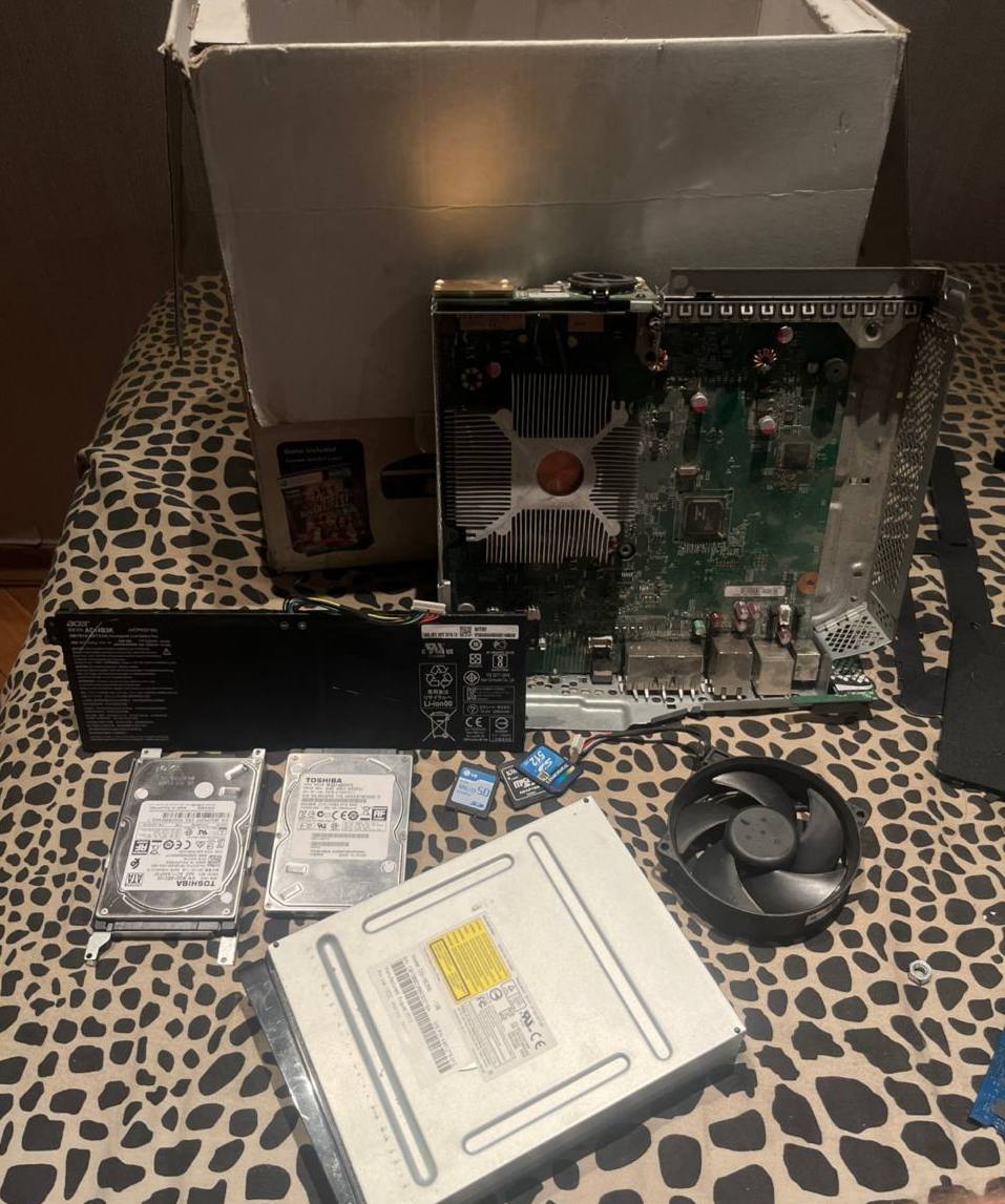 2 диска hdd 1 на 750 гб 2 на 1 тб дисковод икс бокса рабочий кулер рабочий плата от икс бо